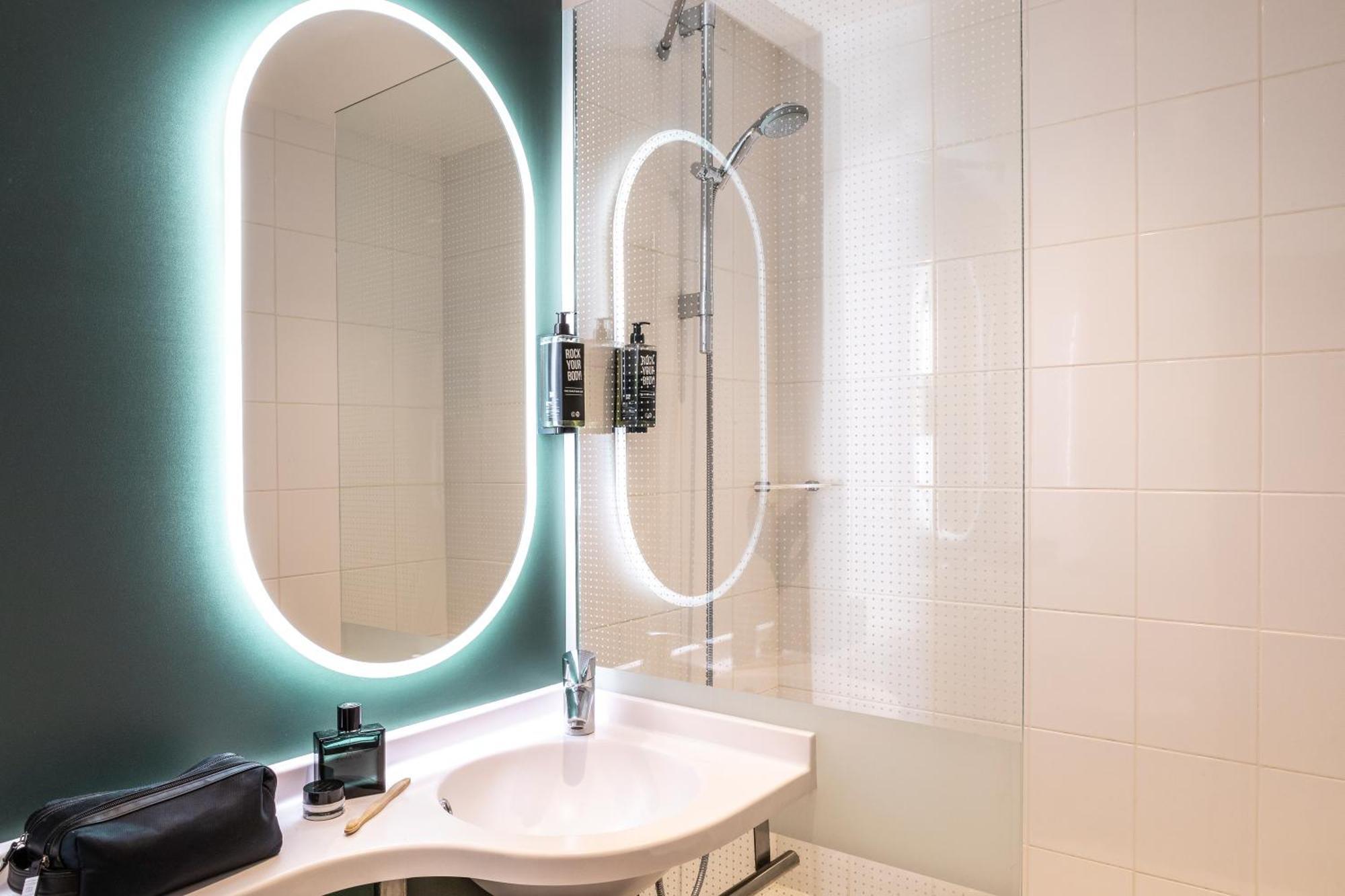 Ibis Maine Montparnasse Otel Paris Oda fotoğraf